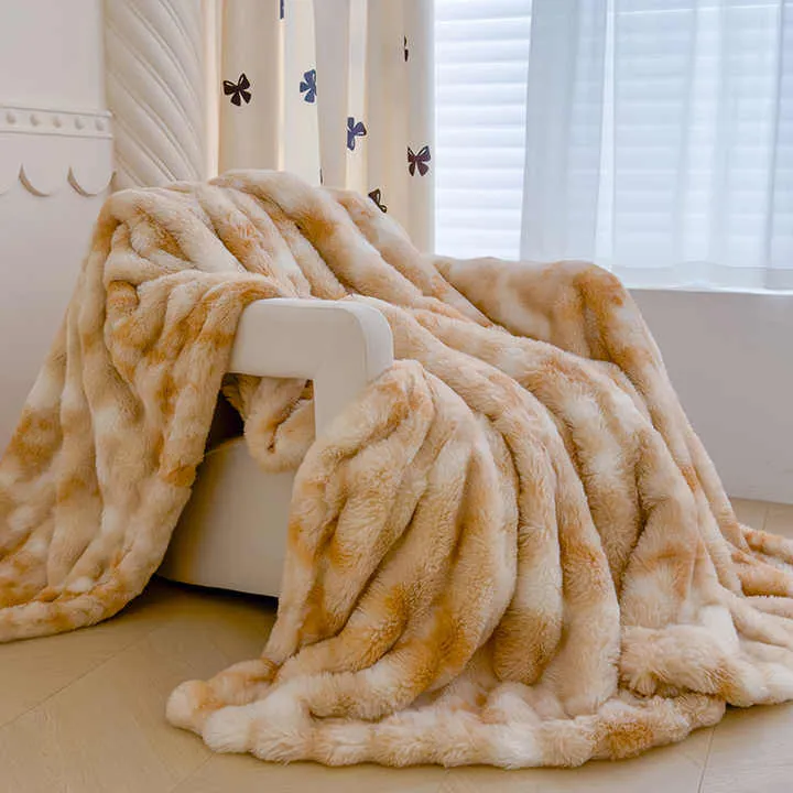 لحاف فرو أرنب بطبقة مزدوجة الجانب فاخرة مخصصة بطانيات حجم كبير سرير مزدوج بطانية رمي Luxury Custom Double-Sided Rabbit Fur Quilt King Size Blankets Double Bed Throw Blanket