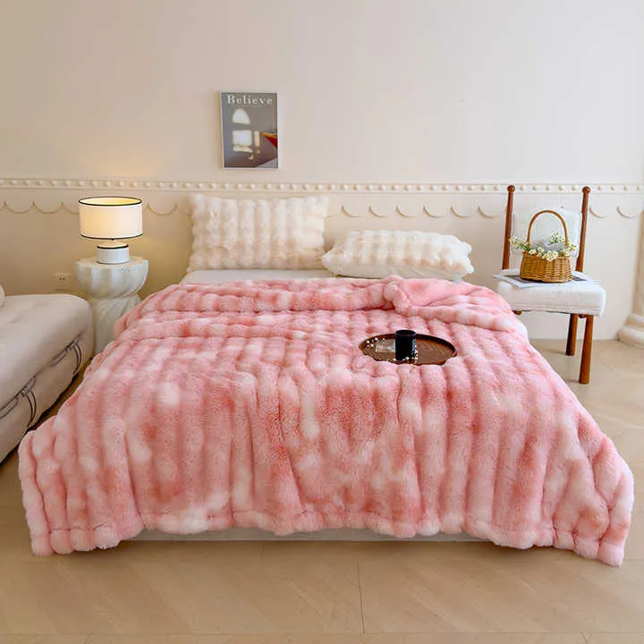لحاف فرو أرنب بطبقة مزدوجة الجانب فاخرة مخصصة بطانيات حجم كبير سرير مزدوج بطانية رمي Luxury Custom Double-Sided Rabbit Fur Quilt King Size Blankets Double Bed Throw Blanket