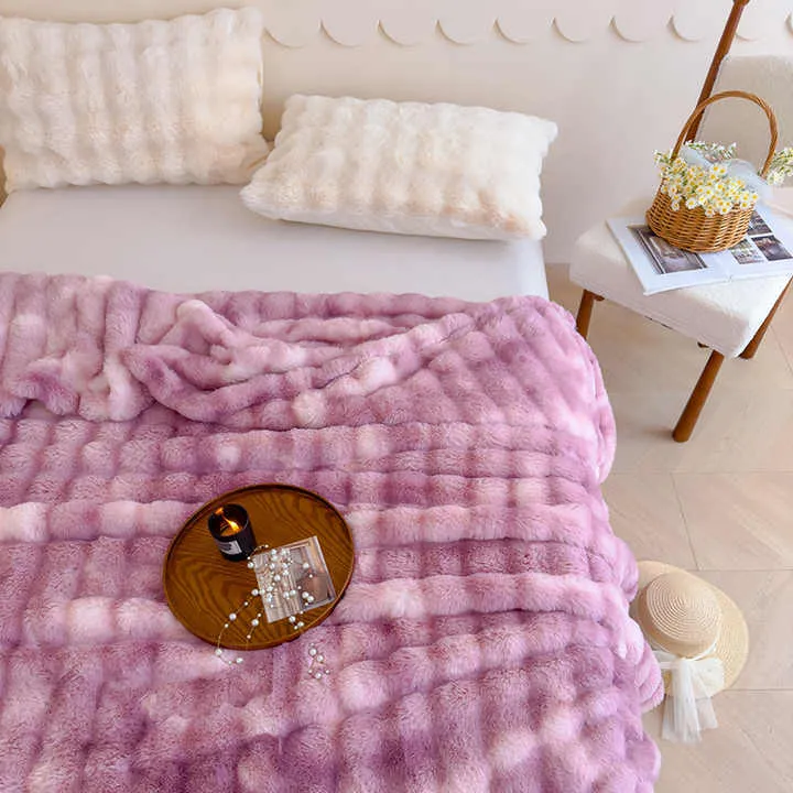 لحاف فرو أرنب بطبقة مزدوجة الجانب فاخرة مخصصة بطانيات حجم كبير سرير مزدوج بطانية رمي Luxury Custom Double-Sided Rabbit Fur Quilt King Size Blankets Double Bed Throw Blanket