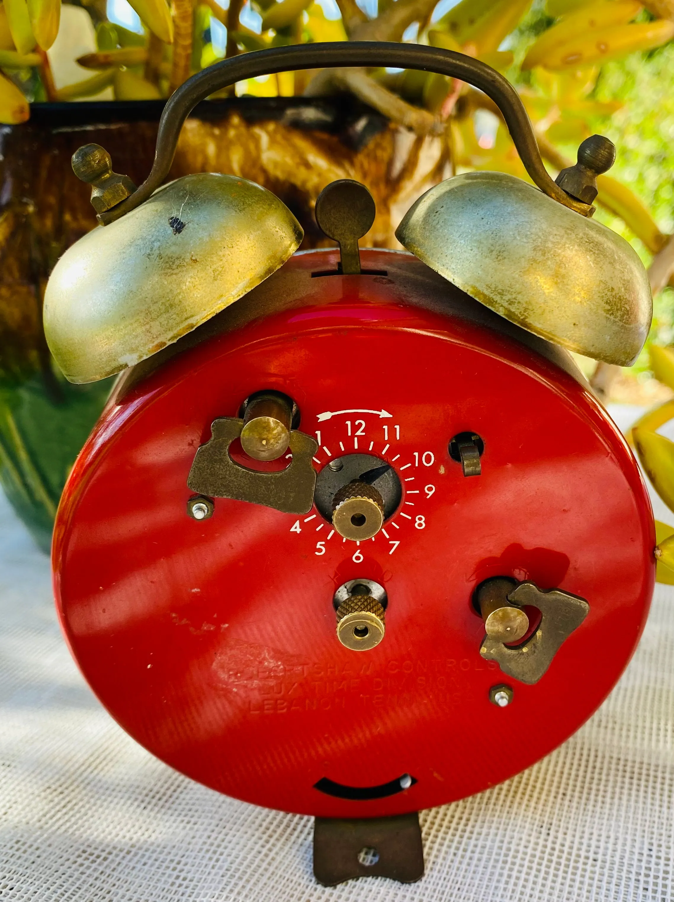 1979 "Dig 'em" Twin Bell Wind Up Red Metal Kellogg Company Vintage Alarm Clock
