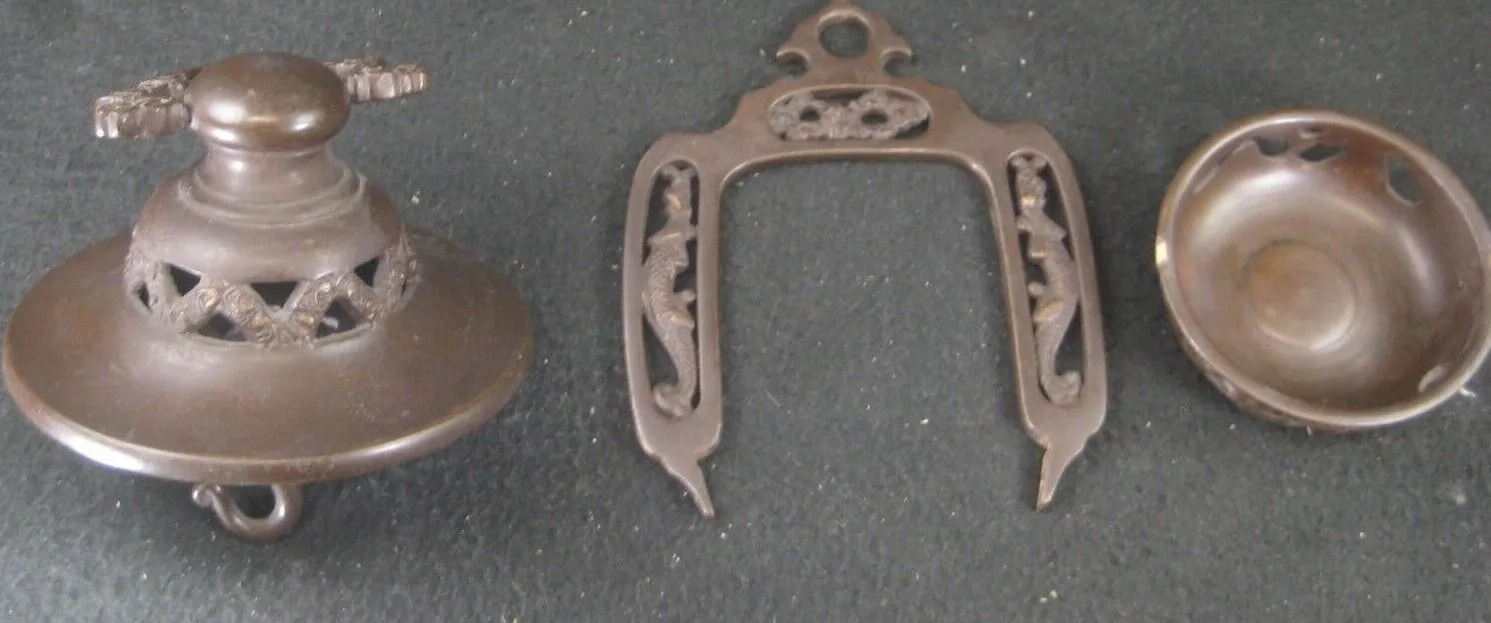 Antique Japanese C1900 Bronze Hanging Lanterns Rinto Buddhist Alter Signed