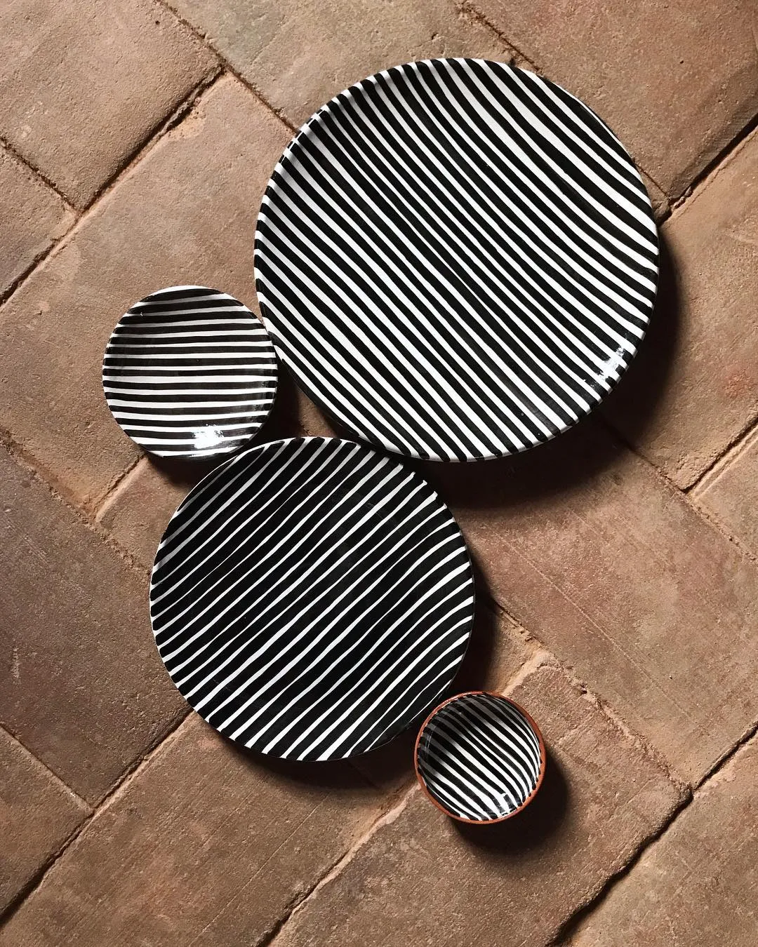 Casa Cubista Stripe Pattern Plates and Bowls