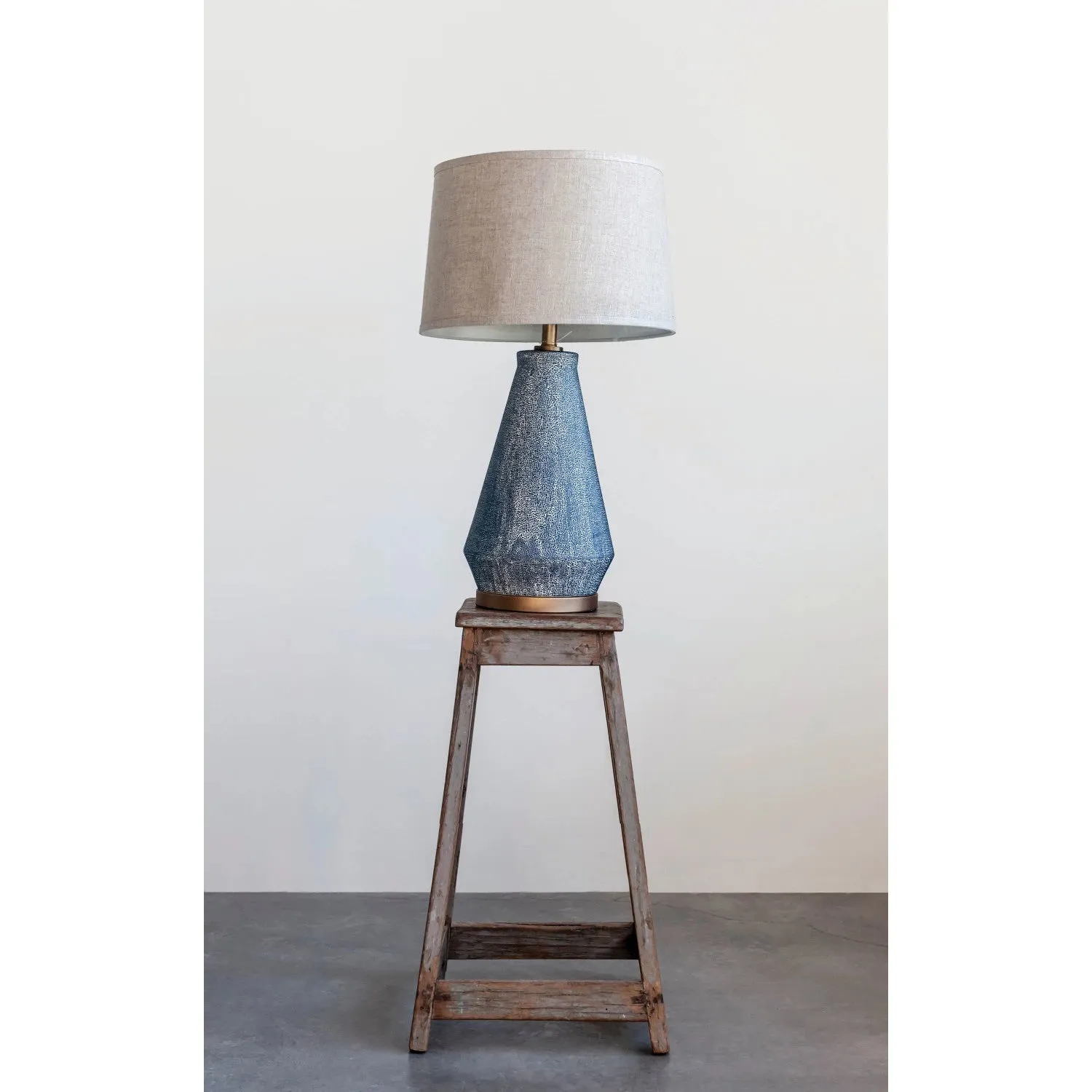 CERAMIC TABLE LAMP