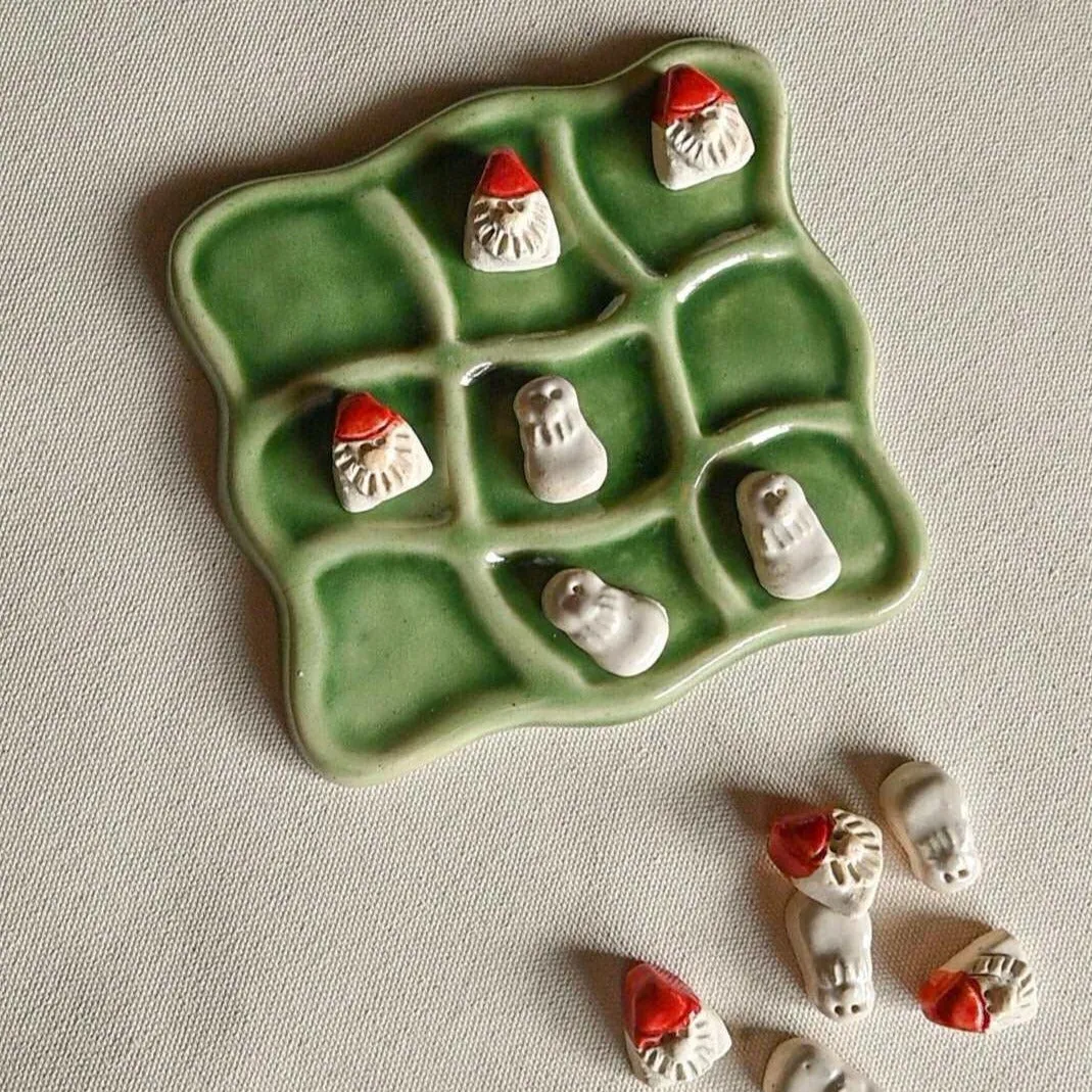 Christmas Themed Ceramic Tic Tac Toe  - TOH
