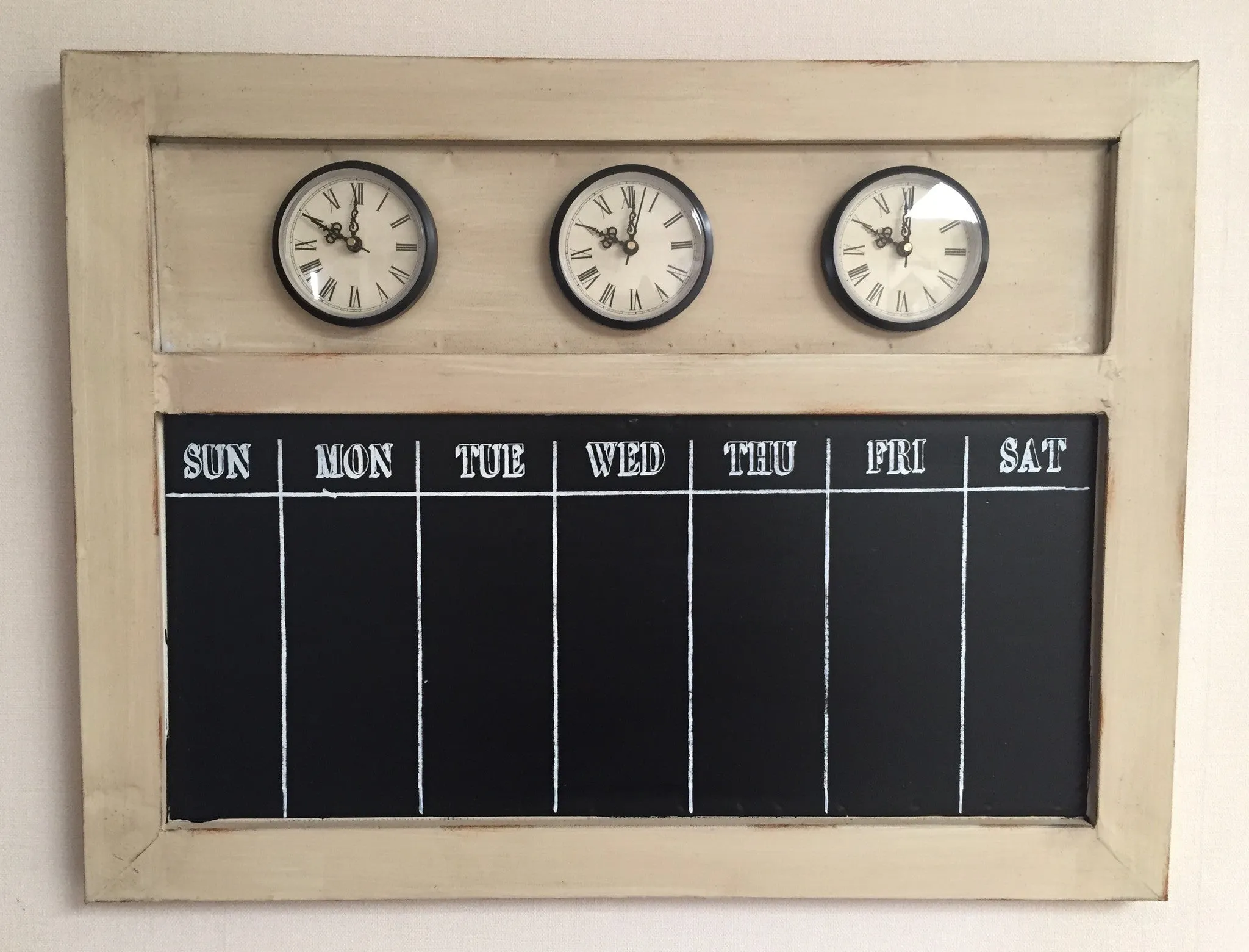 Country Villa Rustic Memo Chalk Board   Clocks