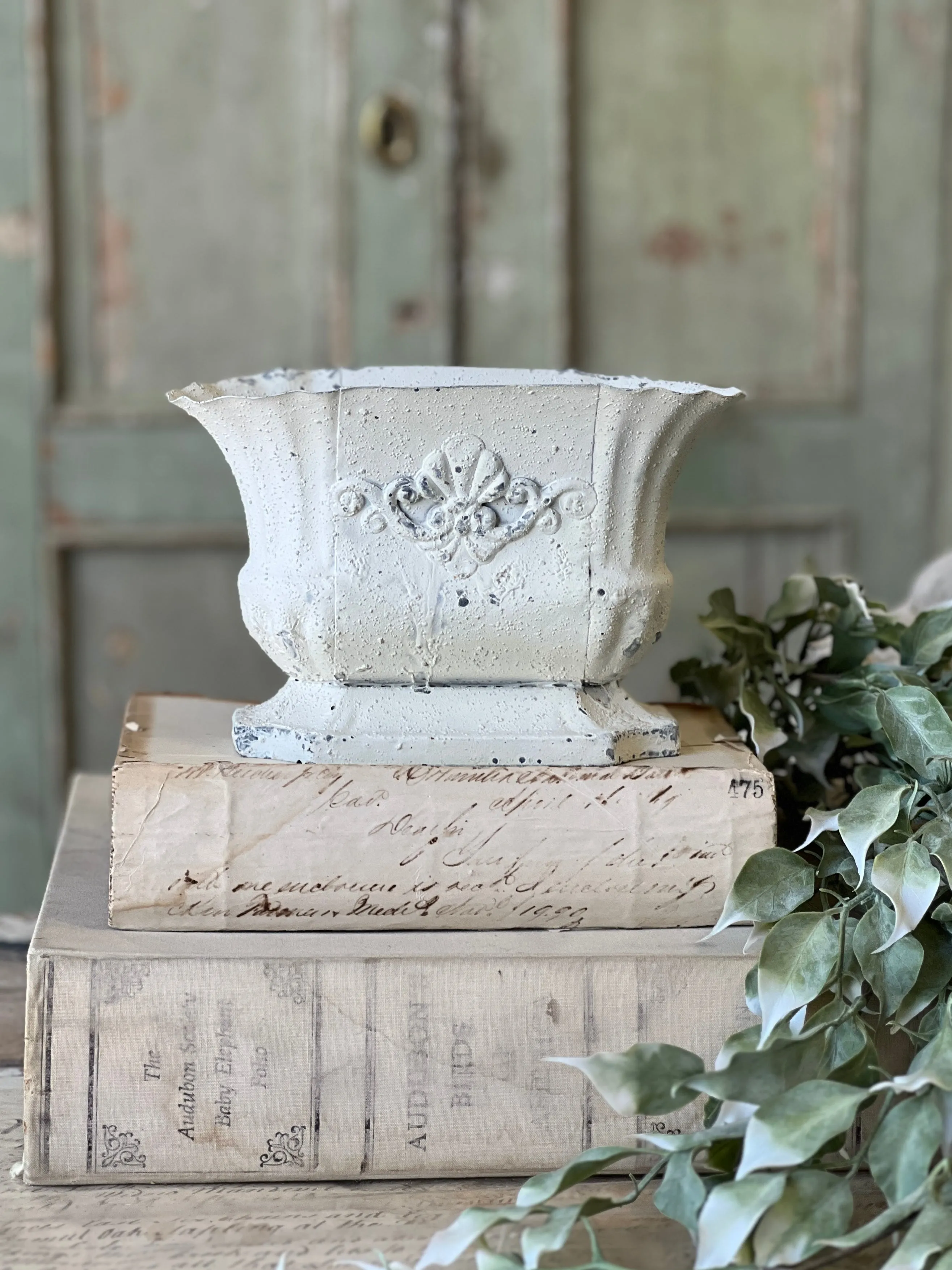 Duchess Planter | 8" | NOT CURRENTLY IN STOCK-New For Spring 2025!