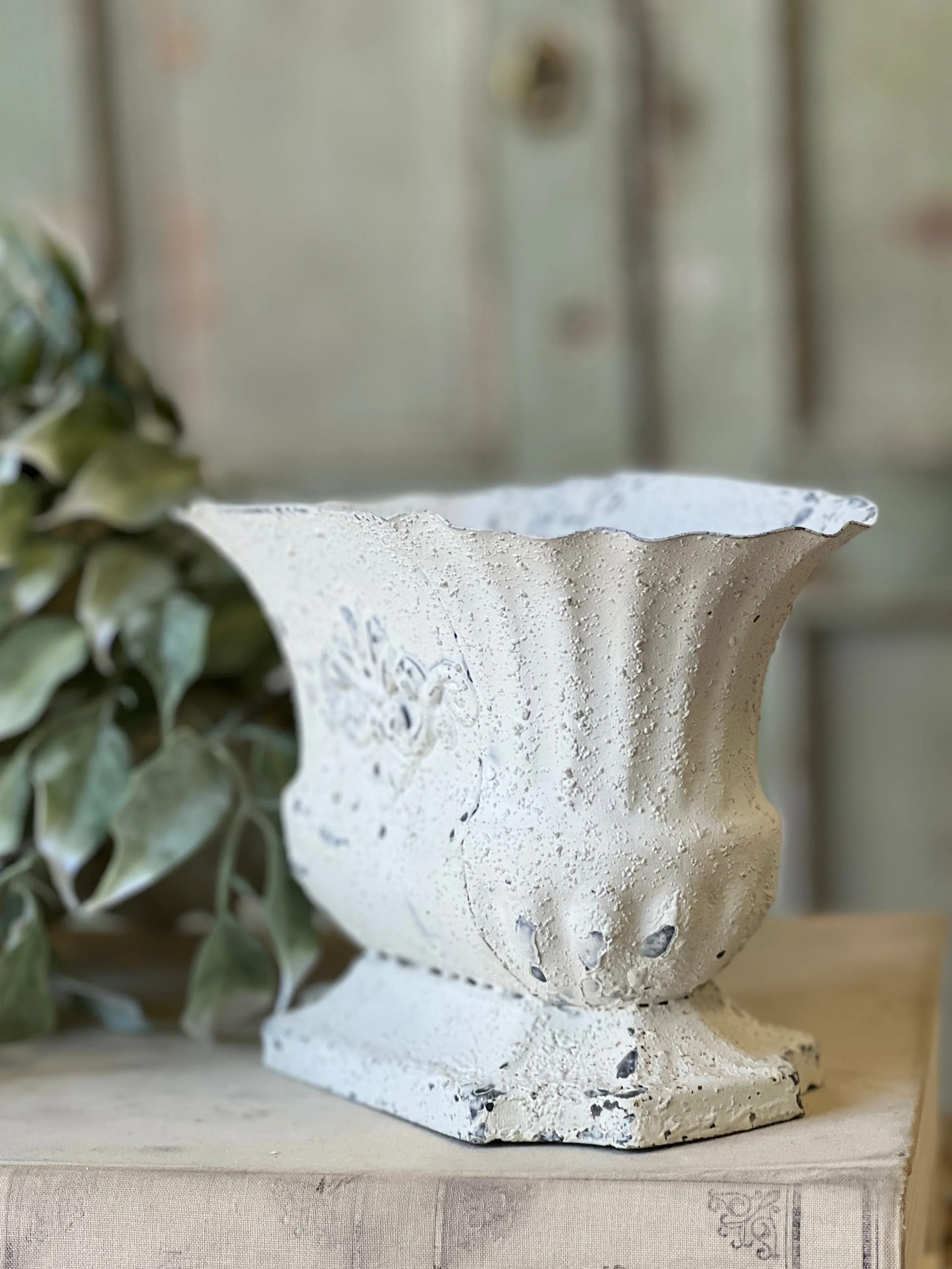 Duchess Planter | 8" | NOT CURRENTLY IN STOCK-New For Spring 2025!