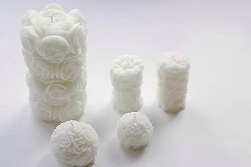 Garden of Dreams in a Fragrant Oasis: Delicate White Rose Designer Pillar Scented Candle for Enchanting Aromatic Moments and Enriched Luxury
