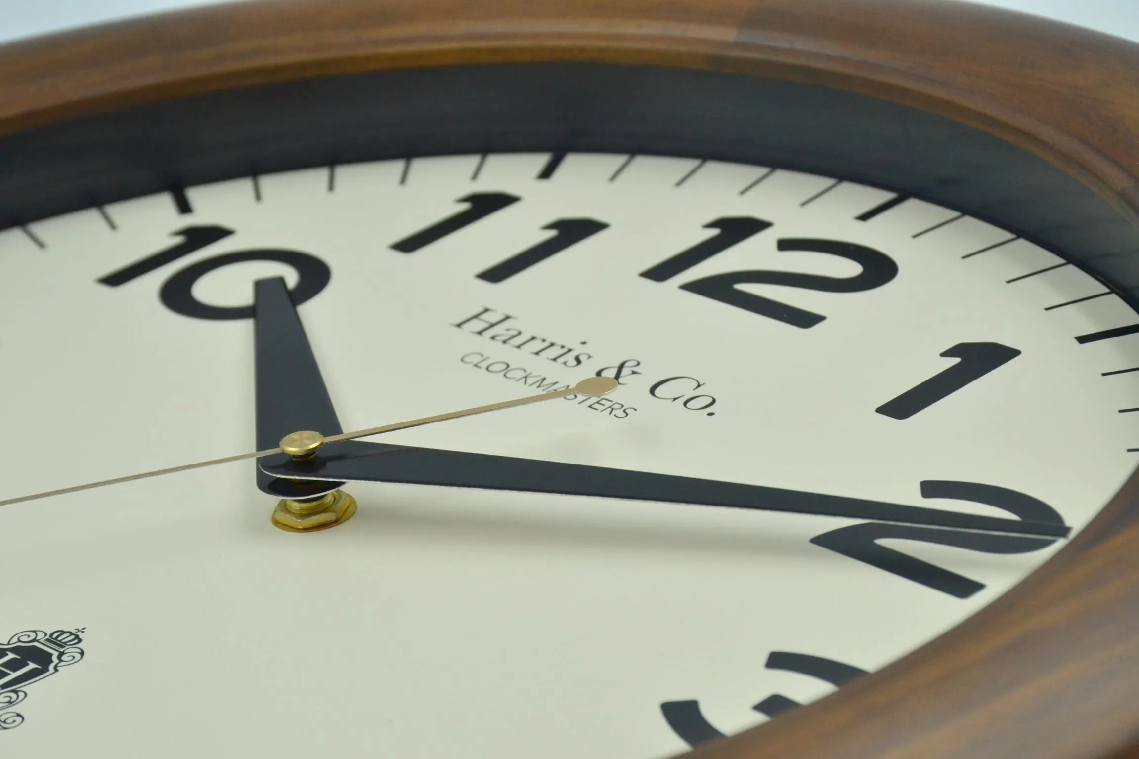 HARRIS & CO. CLOCKMASTERS Luxury Vintage Classic Design Analog Wall Clock- 16 Inch (Thick Wooden Teak Frame & Hd Clear Glass) (Silent Sweep Noiseless Technology) Model - PORTOBELLO ROAD