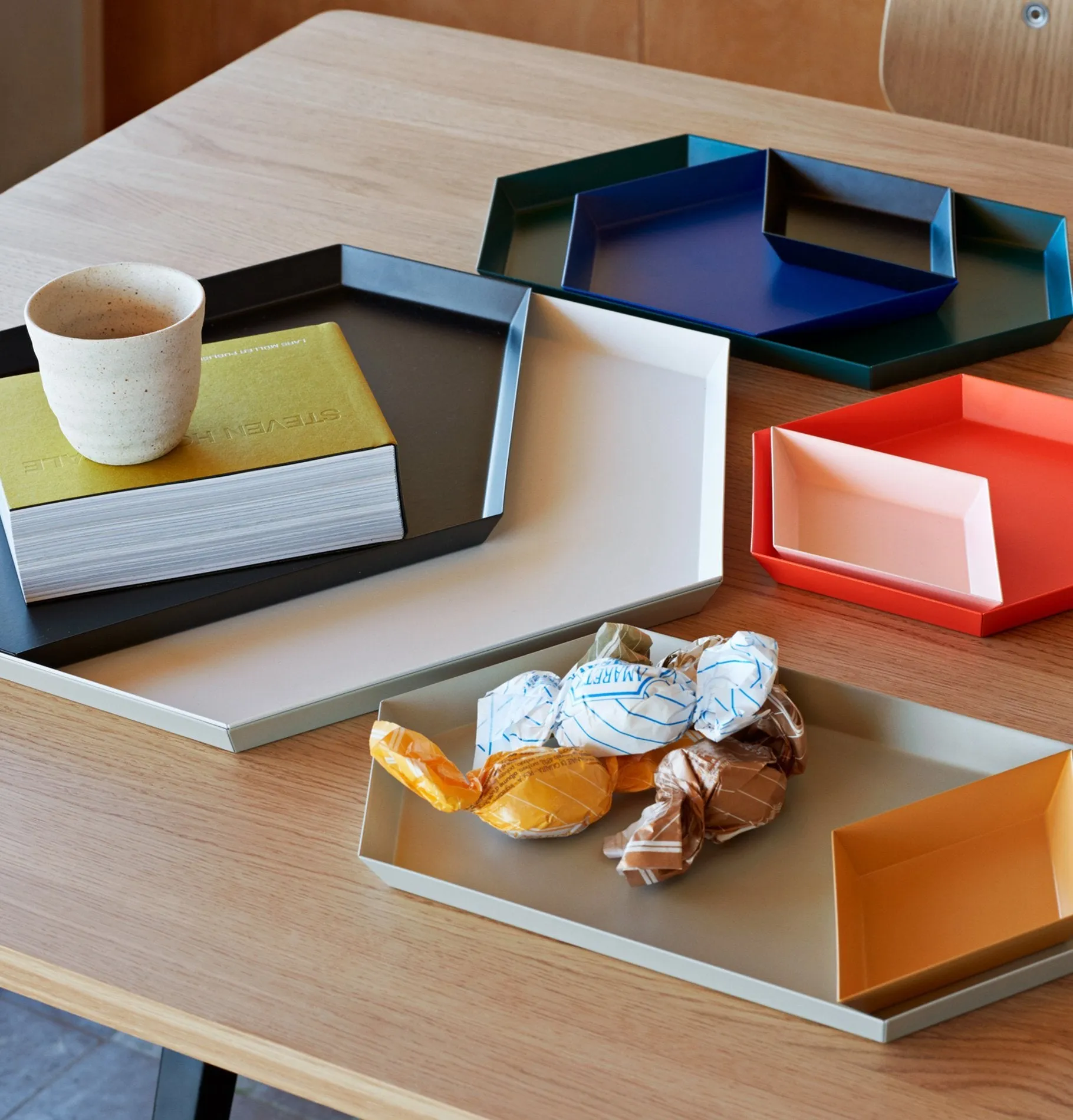 HAY Kaleido Tray - Grey M