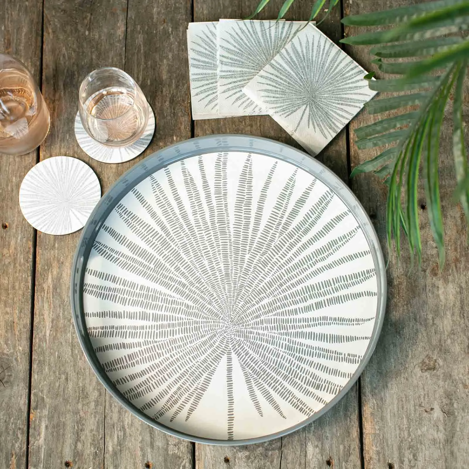 Linen White Neutral Palm 15 Inch Round Tray