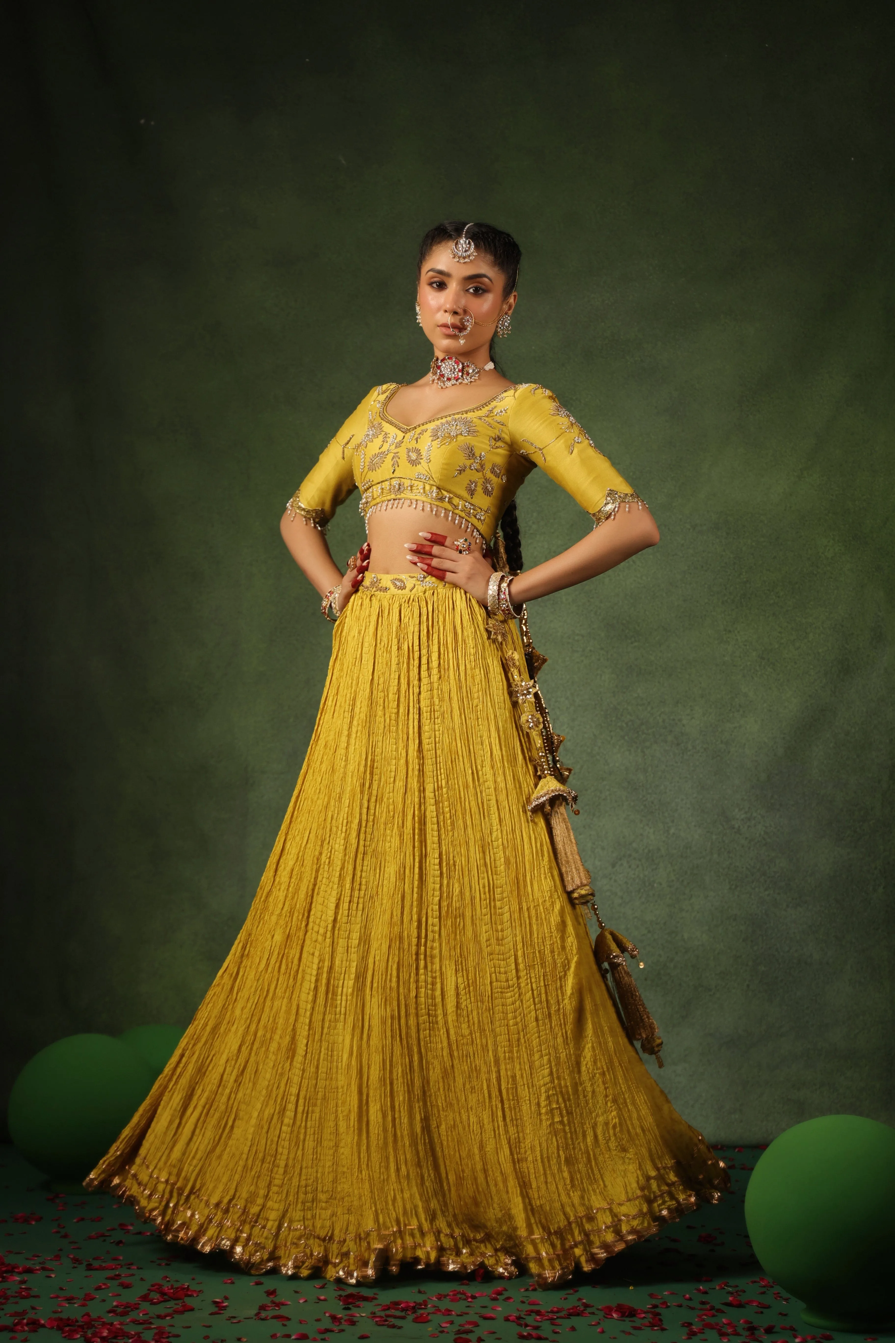 Pakeezah Zardosi Phool Buta Lehenga Sunehra
