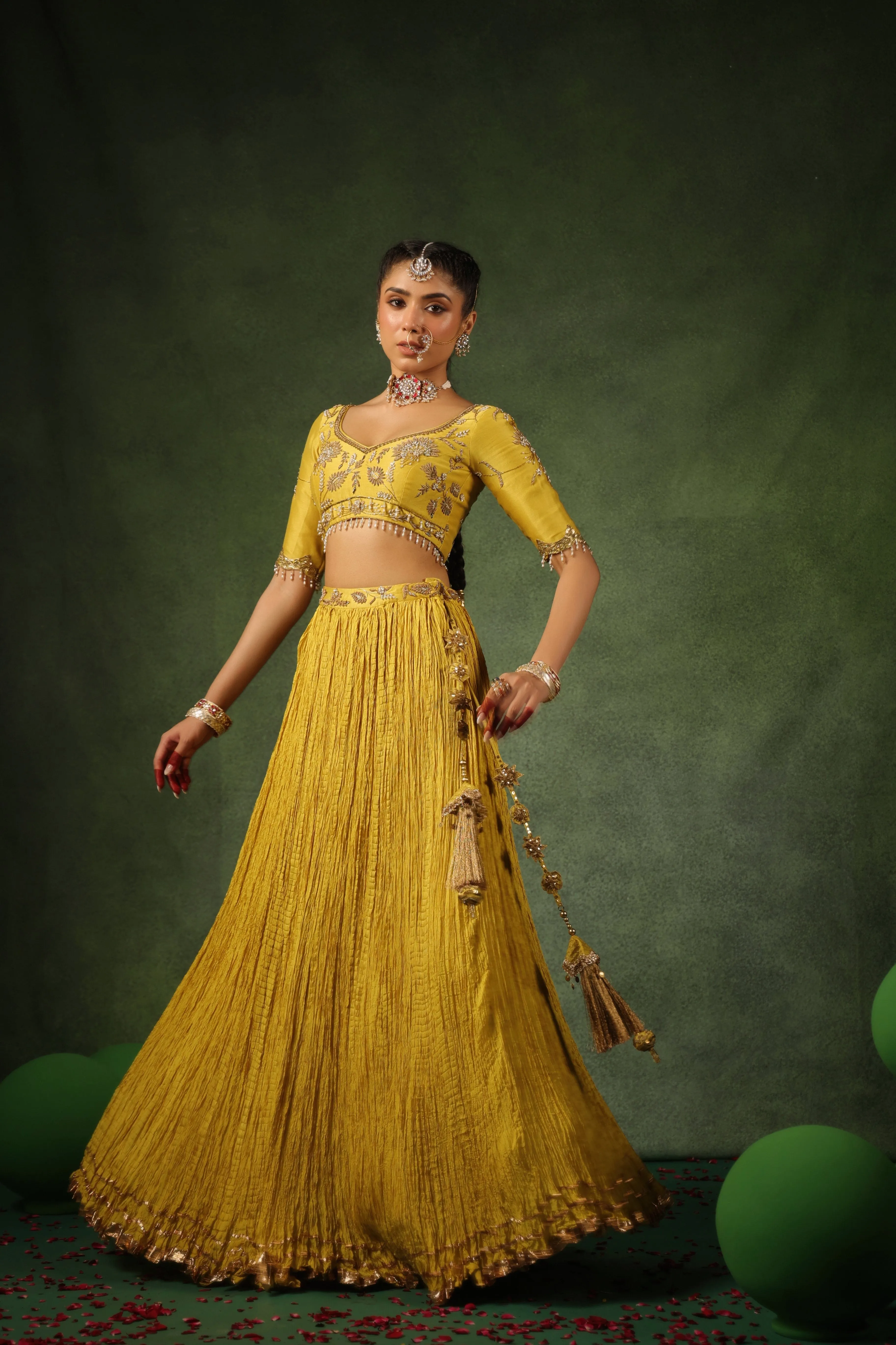 Pakeezah Zardosi Phool Buta Lehenga Sunehra