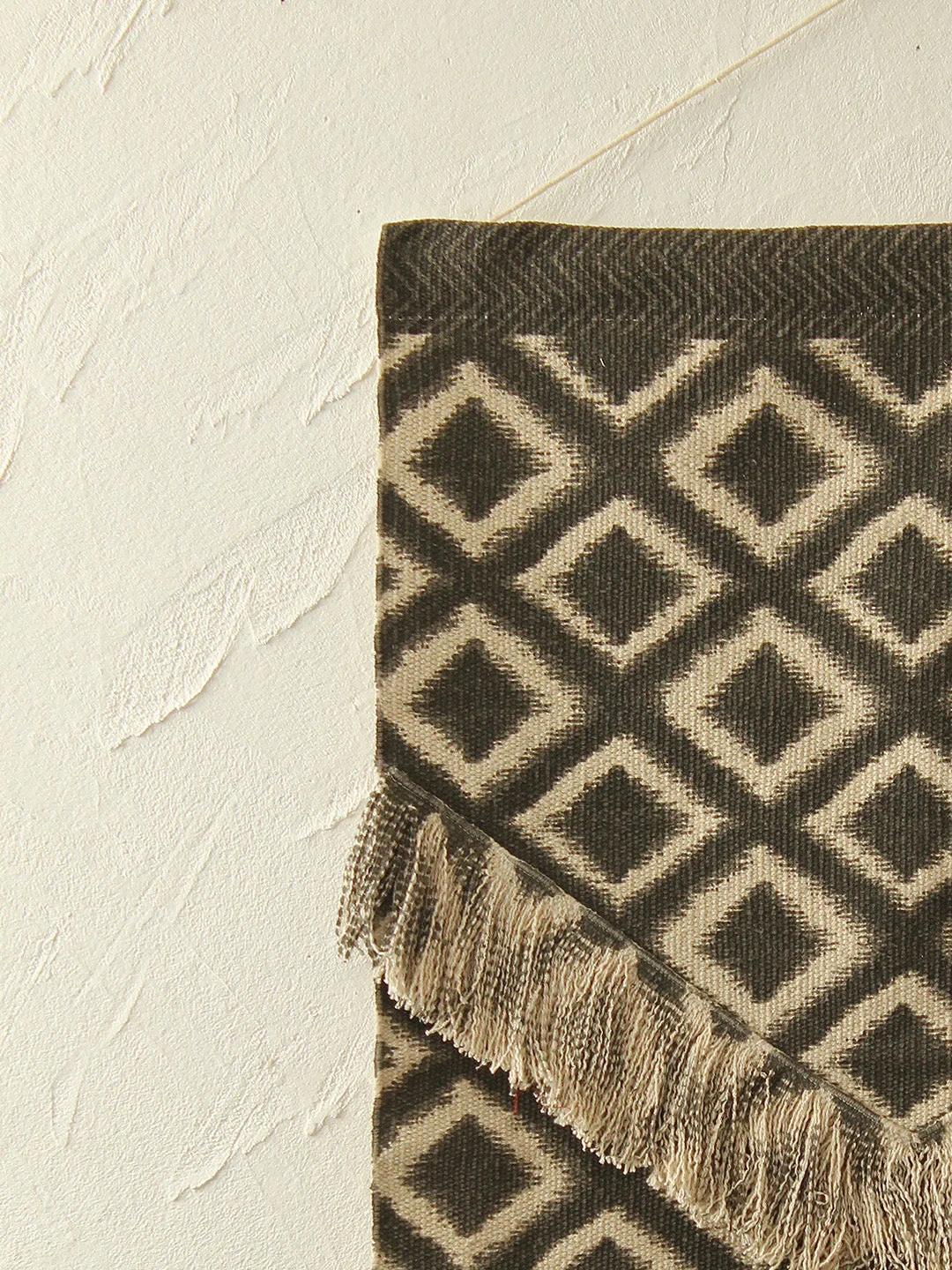 Pasapali Wall Art (Grey)