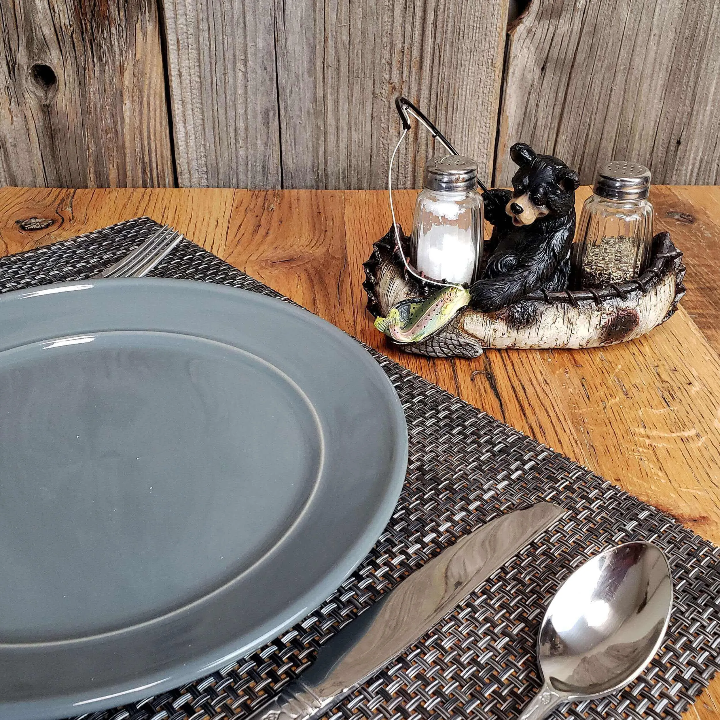 Rivers Edge Fishing Bear Salt And Pepper Shaker