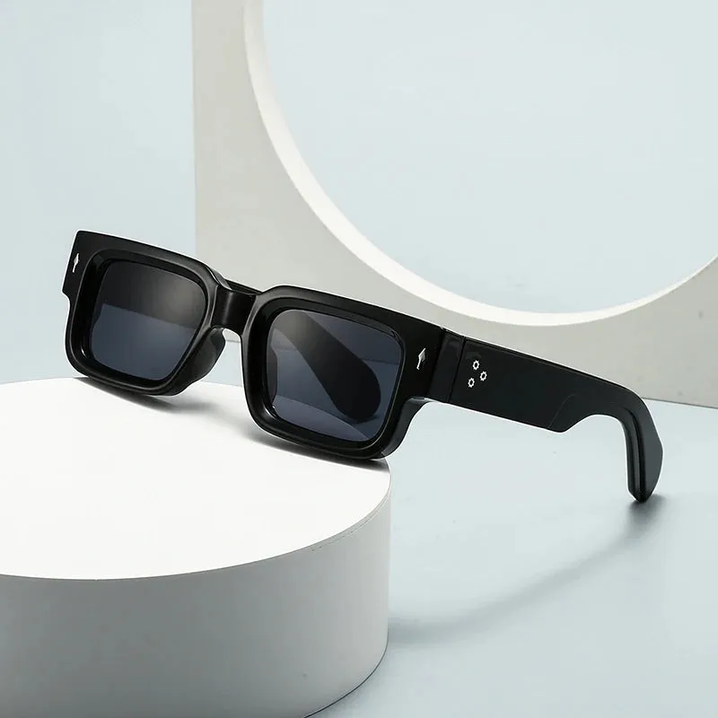 Vantage Square Frames