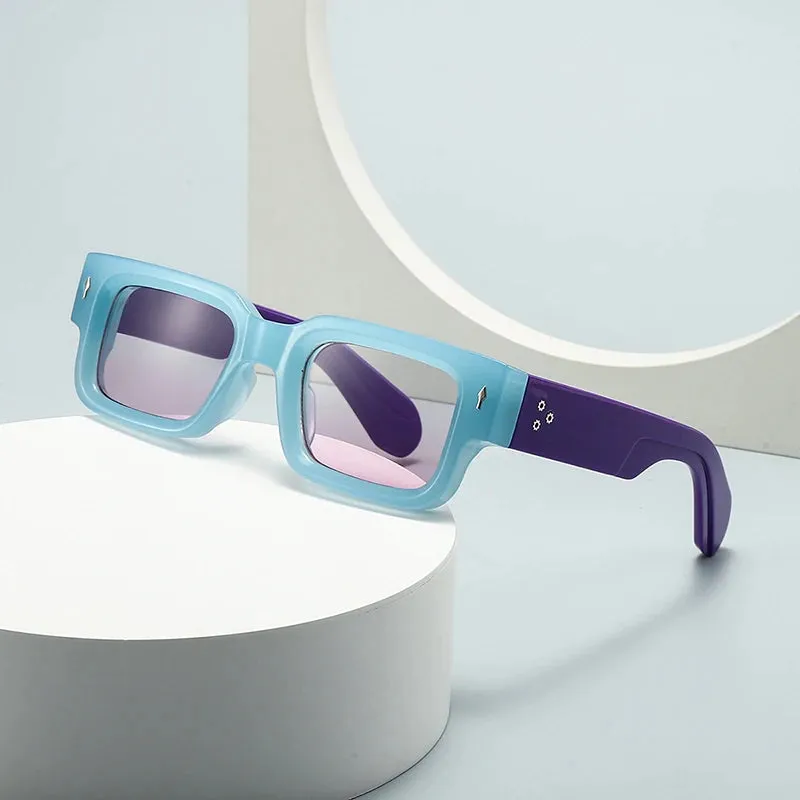 Vantage Square Frames