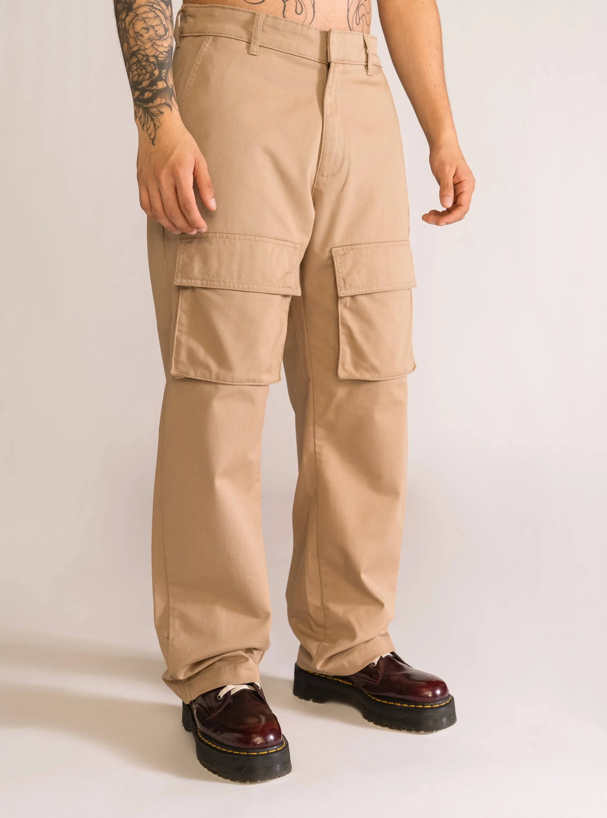 Whimsical Pantaln, Kaky